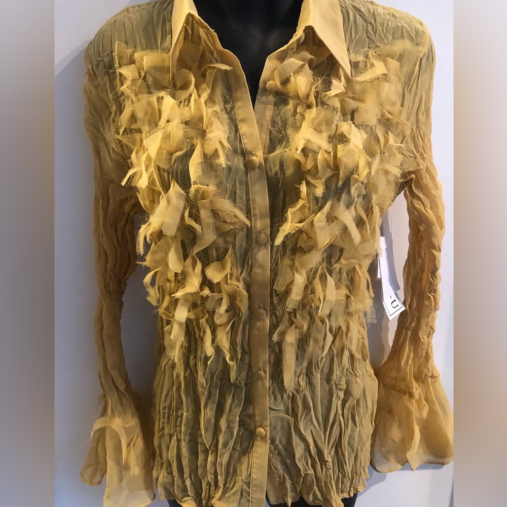 5/$20 DRESS U by SHARON M Gold Crinkle and feathery stretchy blouse - Picture 6 of 10